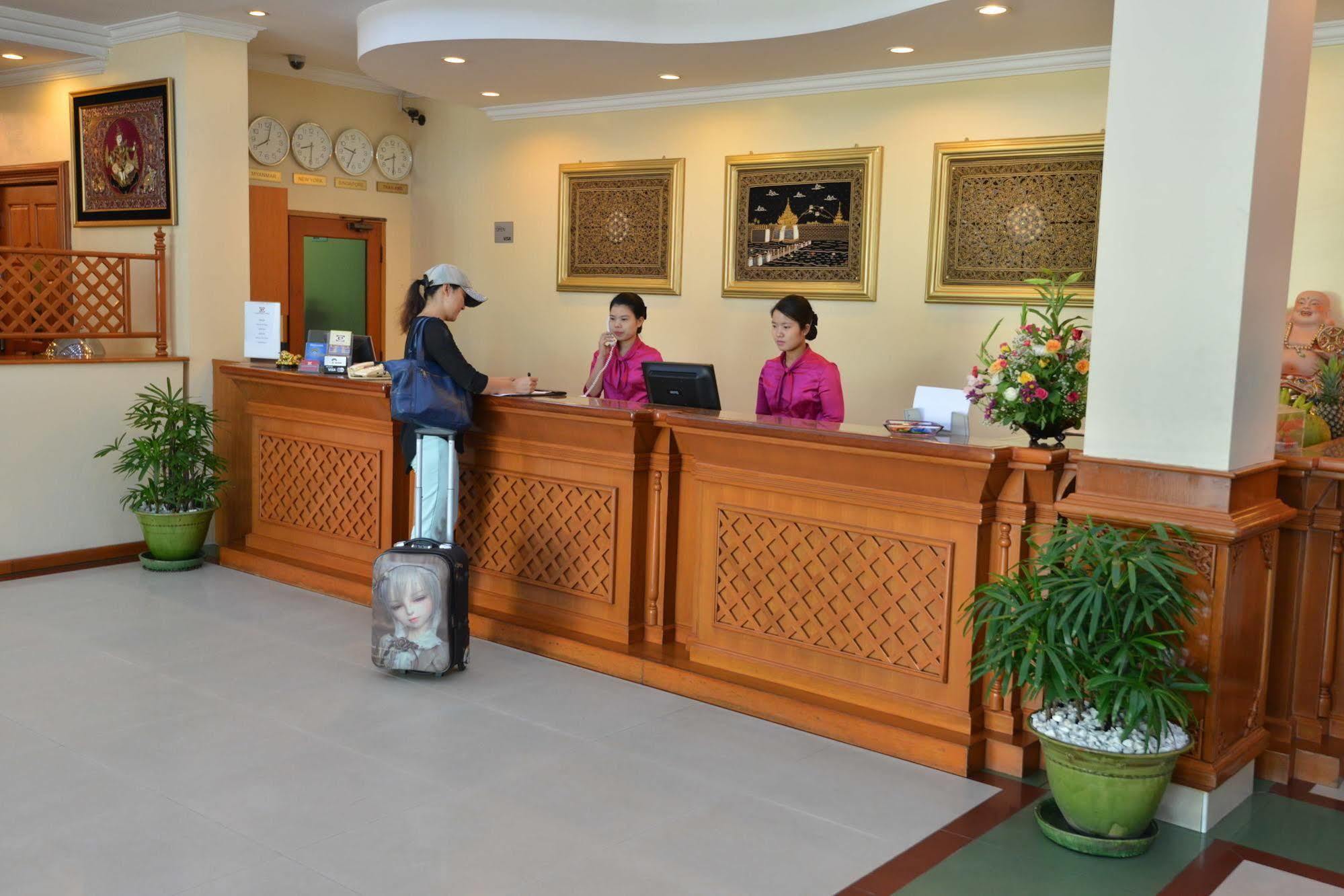 Grand Palace Hotel Rangoon Eksteriør billede